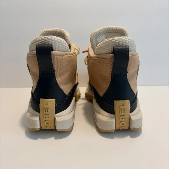 Women Ona Rmx Chukka Bootie - Picture 2 of 9